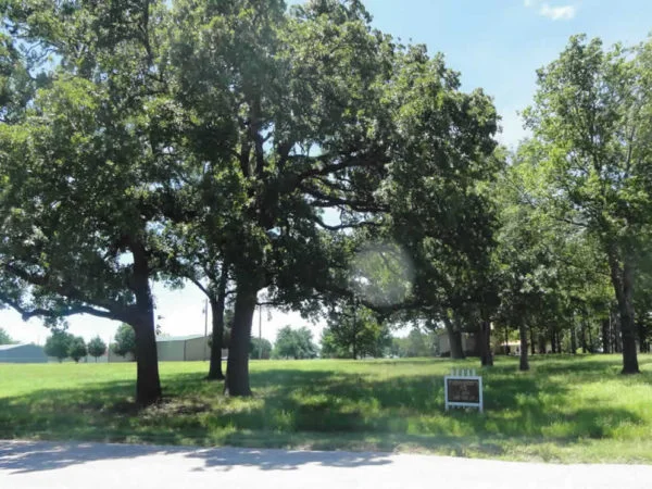 twin_ponds_real_estate_kingston_ok4303