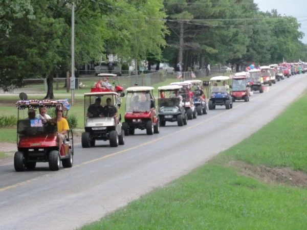 Twin-Ponds-4th-of-July-Golf-Cart-Regatta